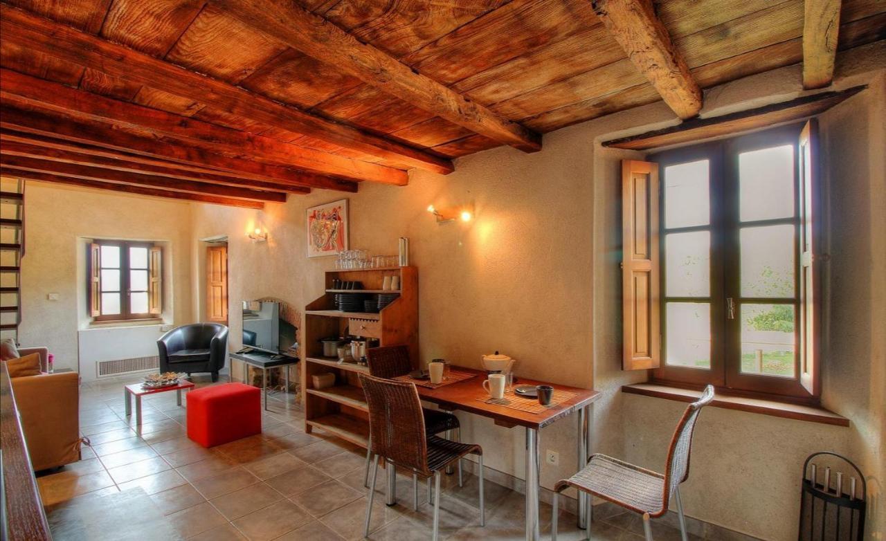 Apartment De Charme Au Coeur D'un Village Authentique - A 22 Kms De L'aeroport D'ajaccio Et Des Plages - Clim - Jacuzzi - Billard - Randonnee - Riviere - Detente *