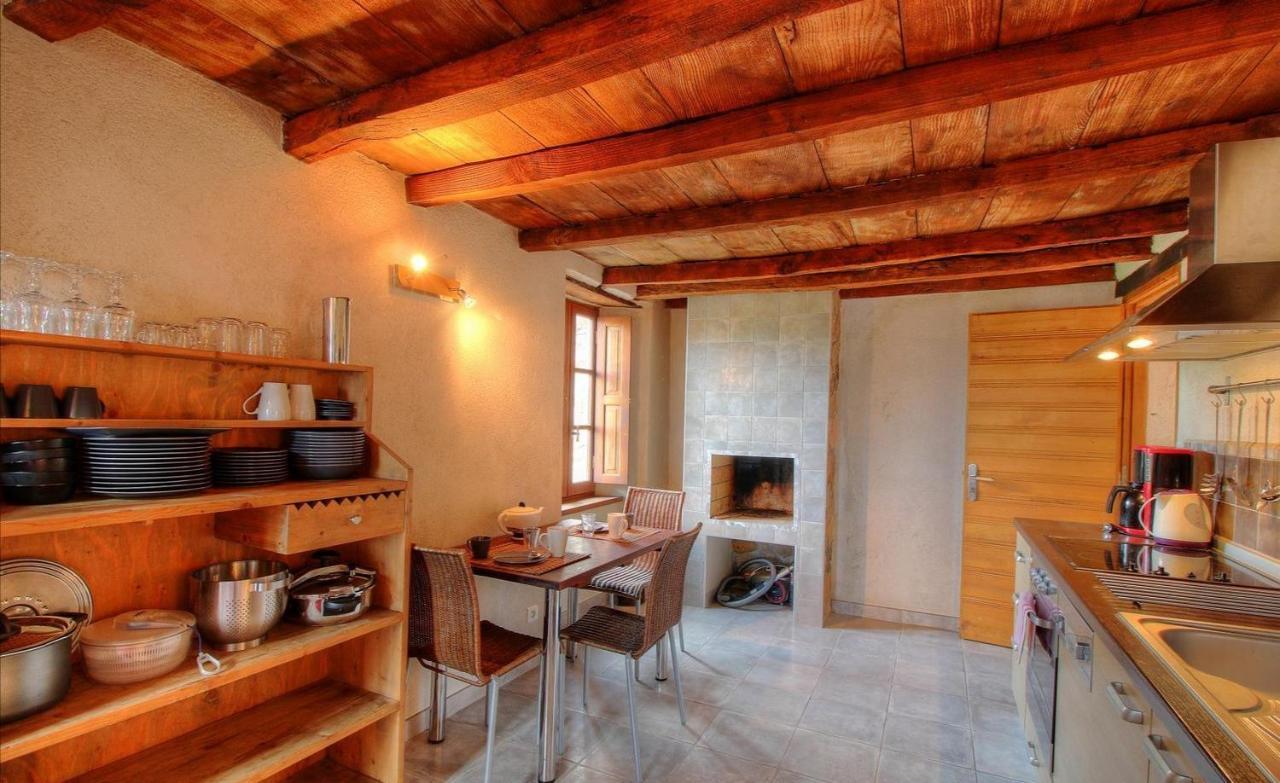 De Charme Au Coeur D'un Village Authentique - A 22 Kms De L'aeroport D'ajaccio Et Des Plages - Clim - Jacuzzi - Billard - Randonnee - Riviere - Detente Peri