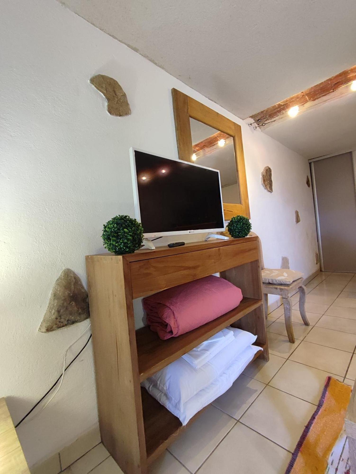 De Charme Au Coeur D'un Village Authentique - A 22 Kms De L'aeroport D'ajaccio Et Des Plages - Clim - Jacuzzi - Billard - Randonnee - Riviere - Detente Apartment Peri