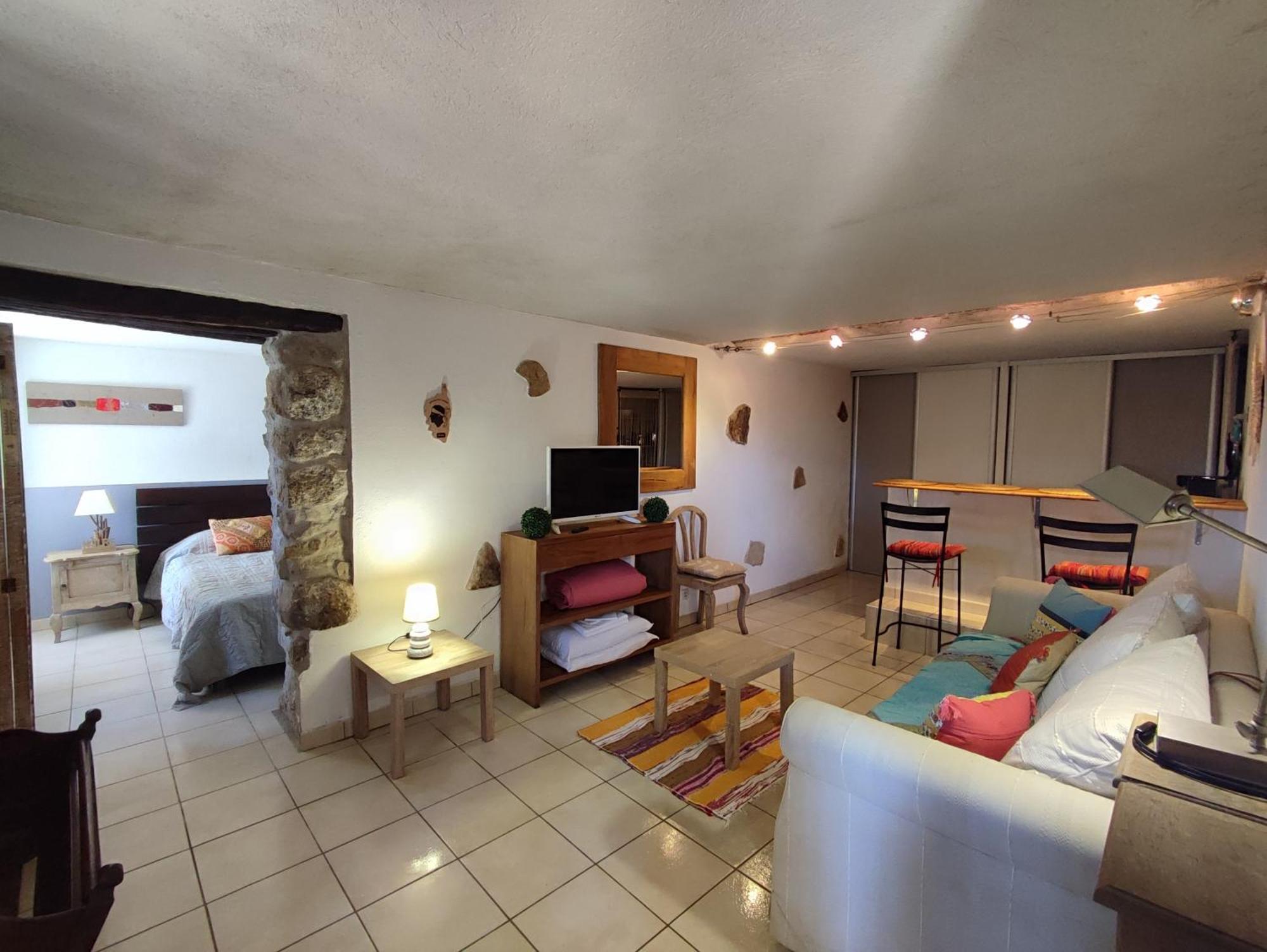 Apartment De Charme Au Coeur D'un Village Authentique - A 22 Kms De L'aeroport D'ajaccio Et Des Plages - Clim - Jacuzzi - Billard - Randonnee - Riviere - Detente Peri