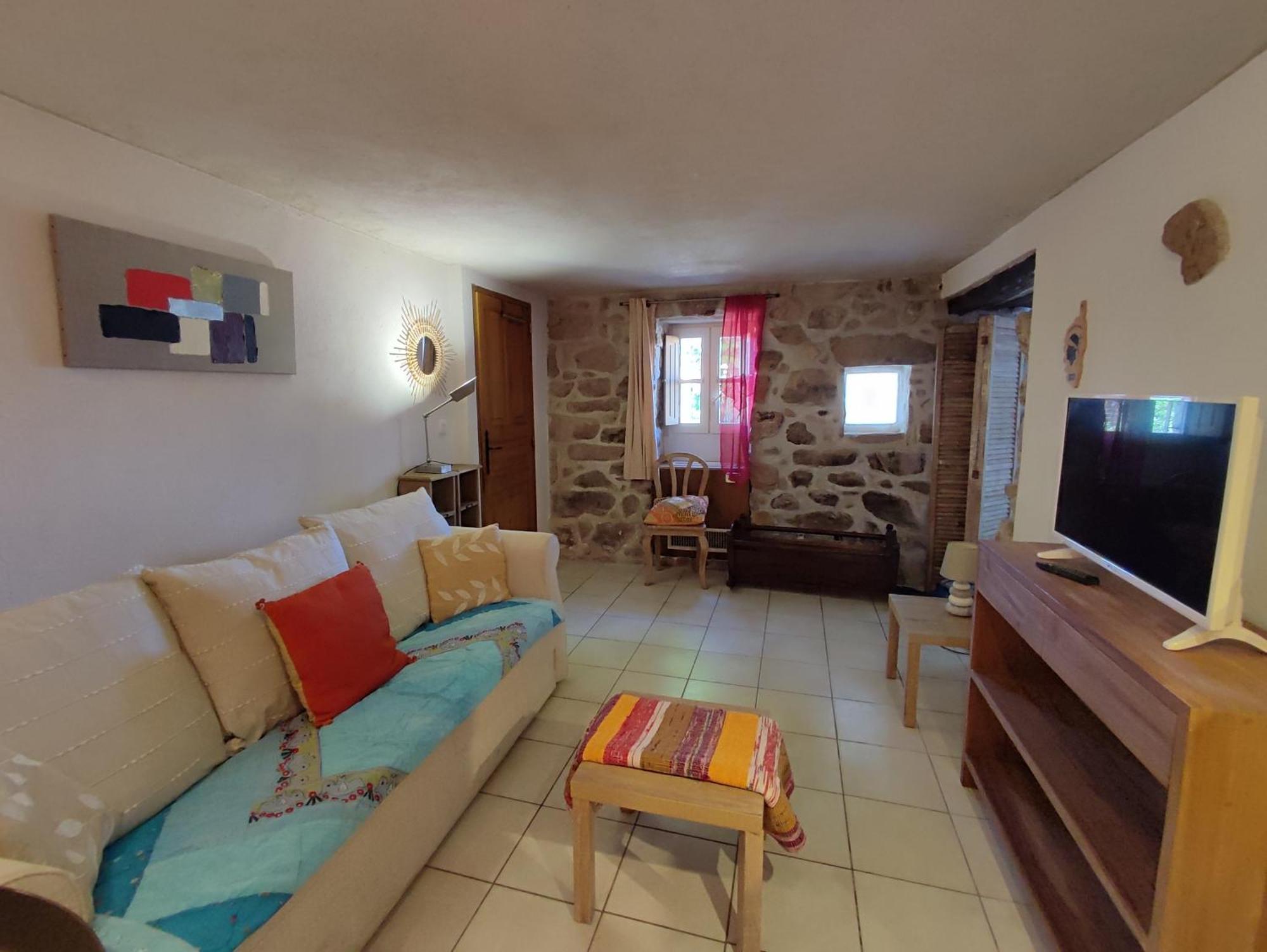 Apartment De Charme Au Coeur D'un Village Authentique - A 22 Kms De L'aeroport D'ajaccio Et Des Plages - Clim - Jacuzzi - Billard - Randonnee - Riviere - Detente Peri