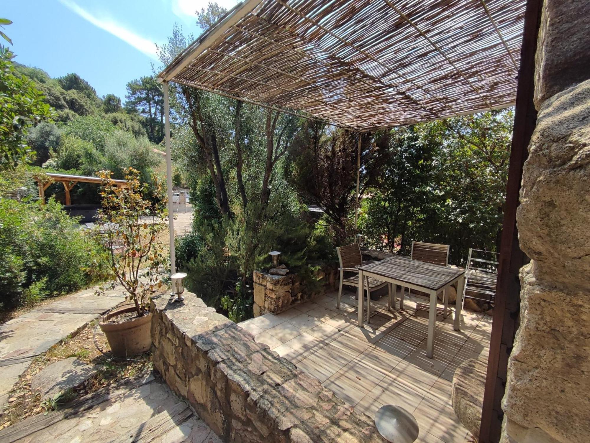 Apartment De Charme Au Coeur D'un Village Authentique - A 22 Kms De L'aeroport D'ajaccio Et Des Plages - Clim - Jacuzzi - Billard - Randonnee - Riviere - Detente Peri